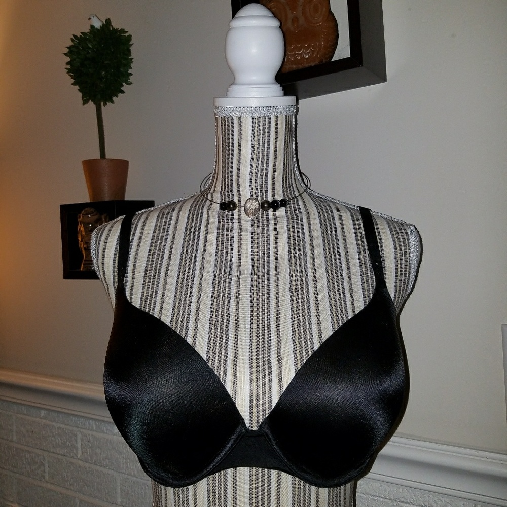 LIKE NEW!!! Victoria's Secret Bra 38D