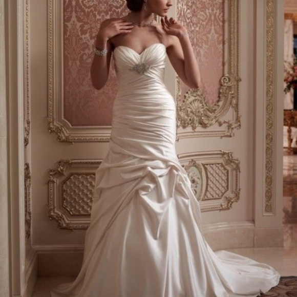Casablanca bridal 2086 wedding dress - Picture 3 of 9