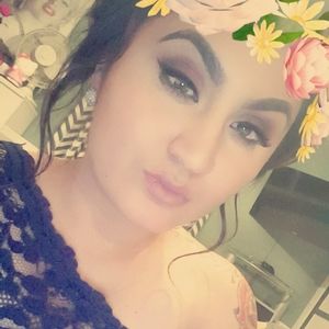 Meet your Posher, Lluridia