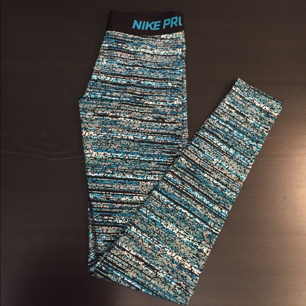 Nike Pro leggings small