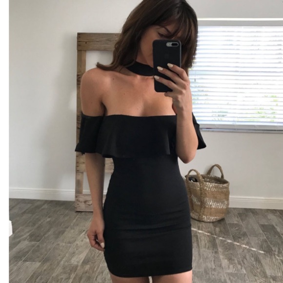 Awesome dress.. last one left! - Picture 2 of 4