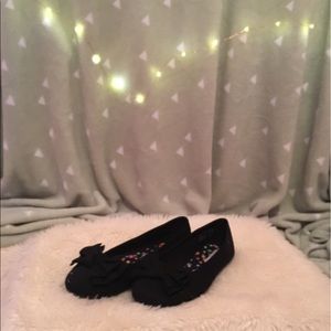 These flats are a bit to big for me.