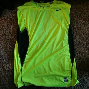 Nike pro combat cut off large