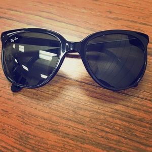 Black ray-ban cats sunglasses