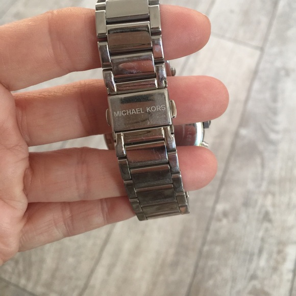 Michael Kors
Parker Glitz Watch, Silver Color - Picture 3 of 7