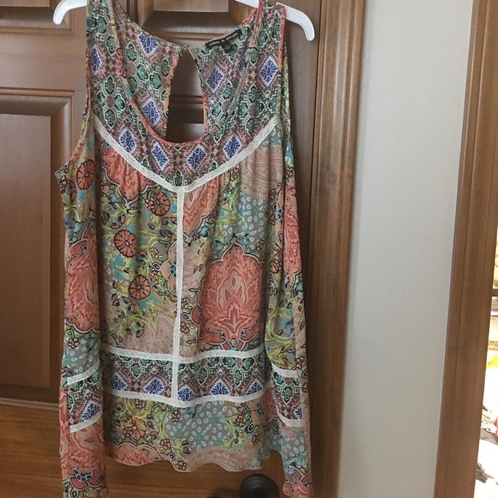 Sleeveless blouse