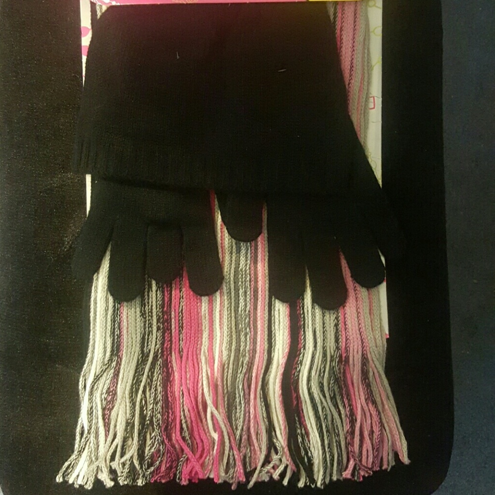 Scarf, hat and glove set
