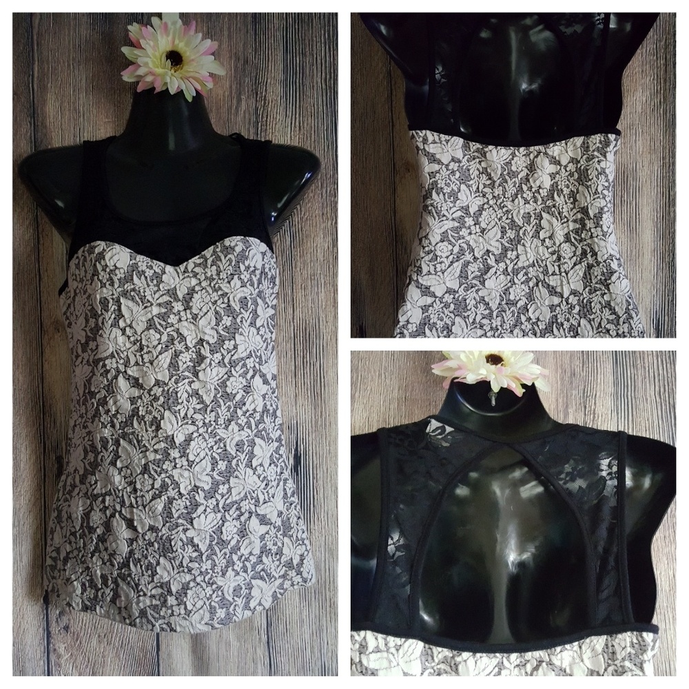 Clk boho cut out back black white lace blouse S