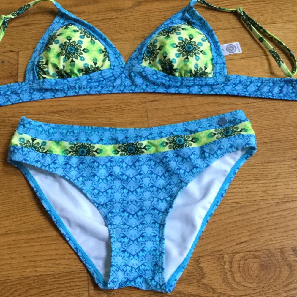 Bathing suit