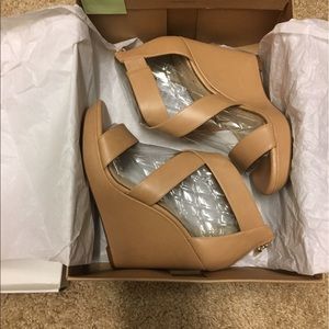 Jessica Simpson wedges