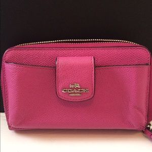 Coach Wallet Wristlet - pink - zipper is broken