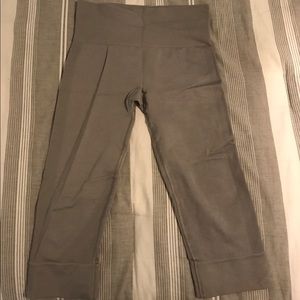 Lululemon yoga crop leggings