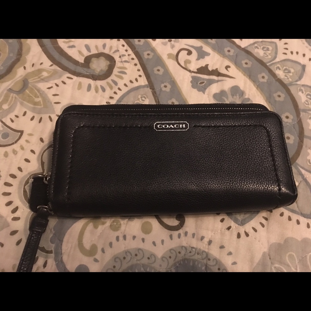 Coach Black Wallet Broken Zipper