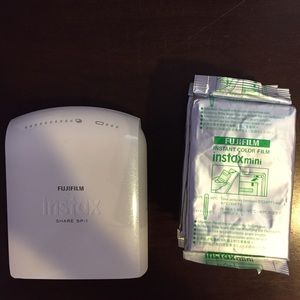 fujifilm instax polaroid printer WITH 4 film packs