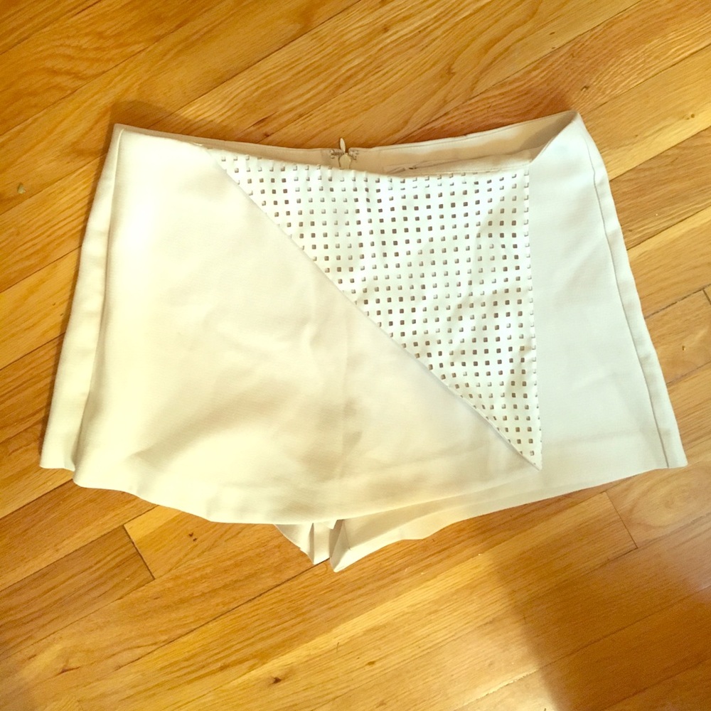 White BCBG skort