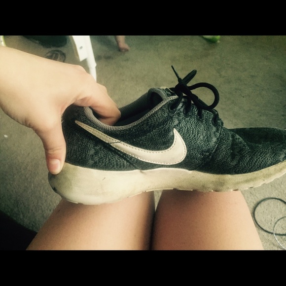 Nike roshes - Picture 3 of 4