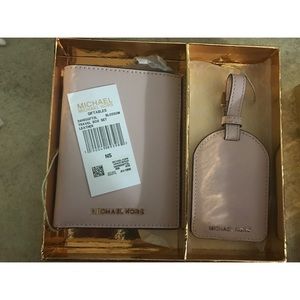 Michael kors passport holder