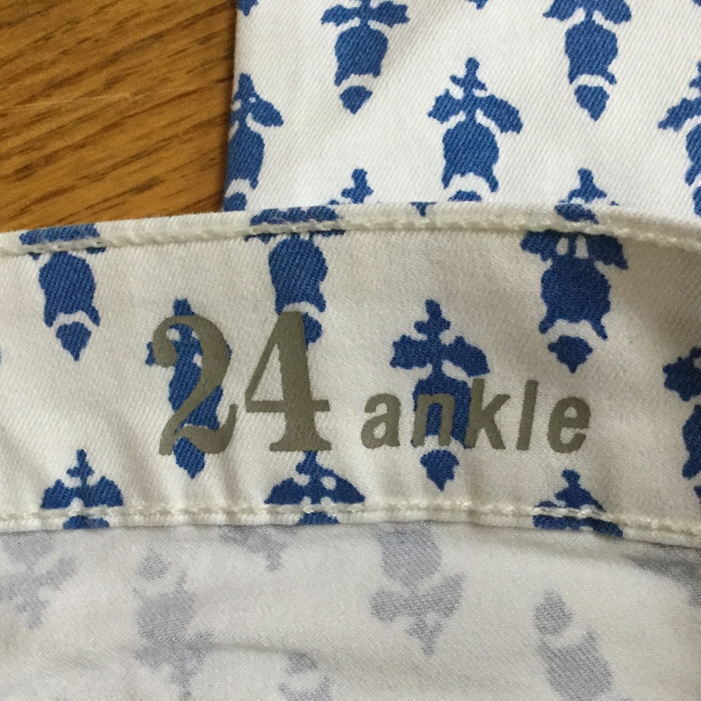 Jeans - Picture 4 of 4