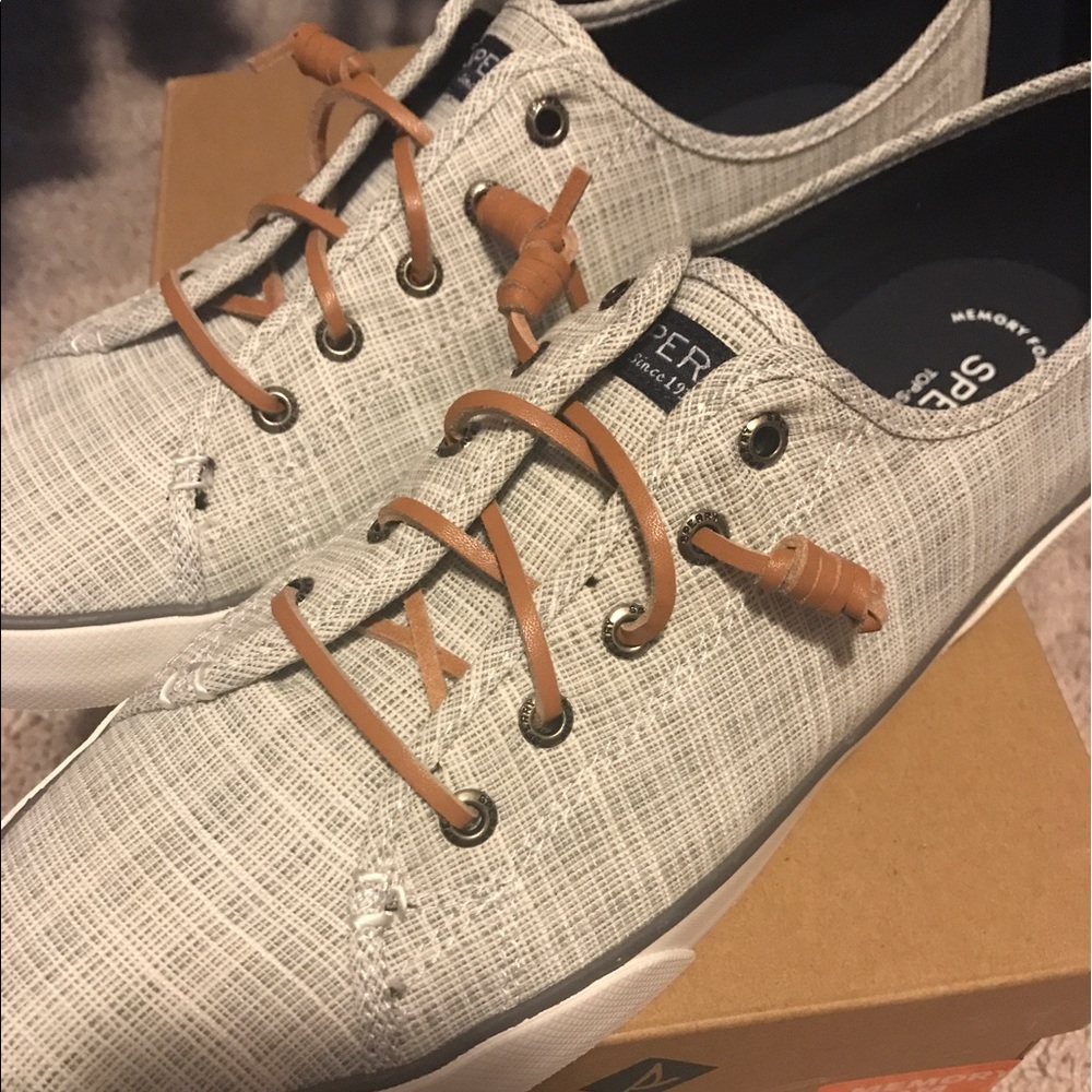 Sperry Canvas memory foam shoe