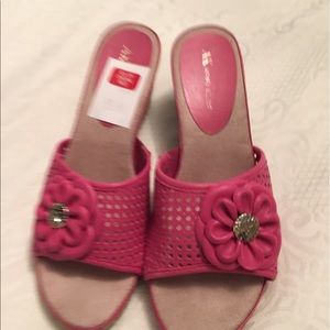 Sandals hot pick really cute never worn