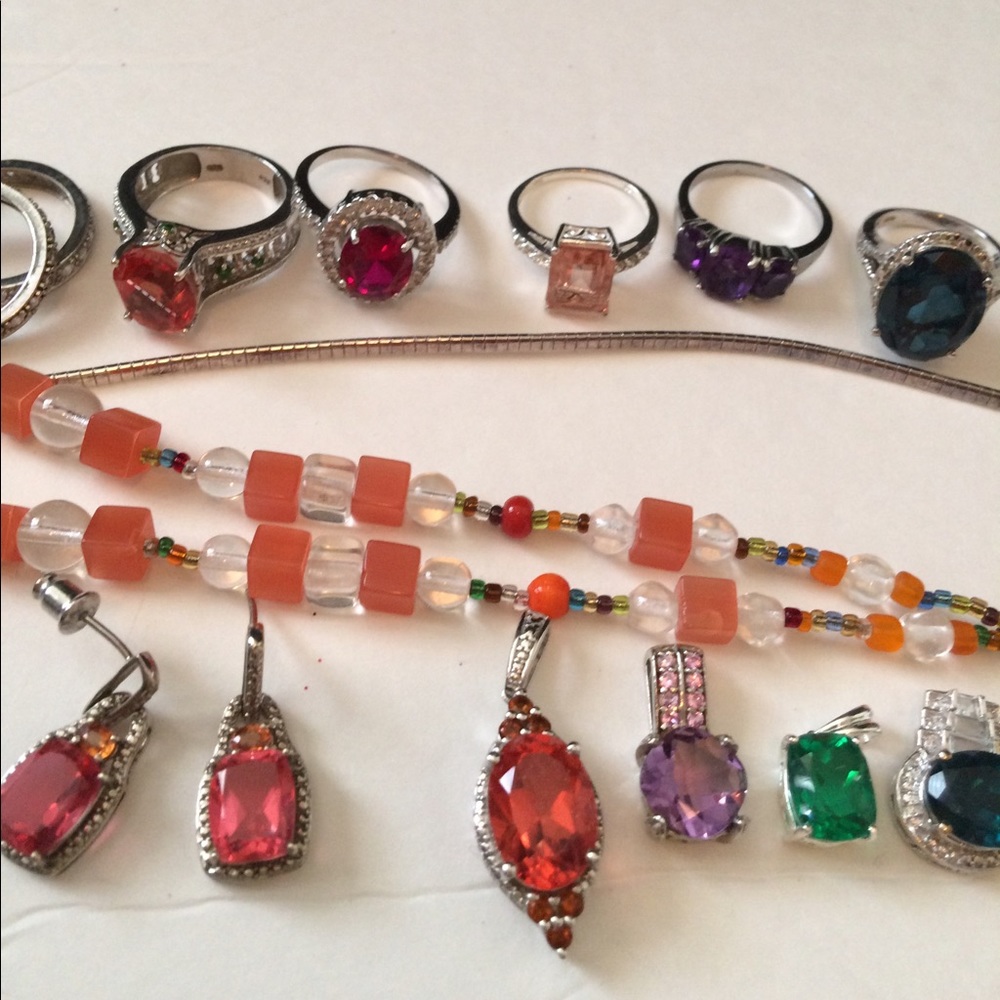 Assorted jewelry bundle