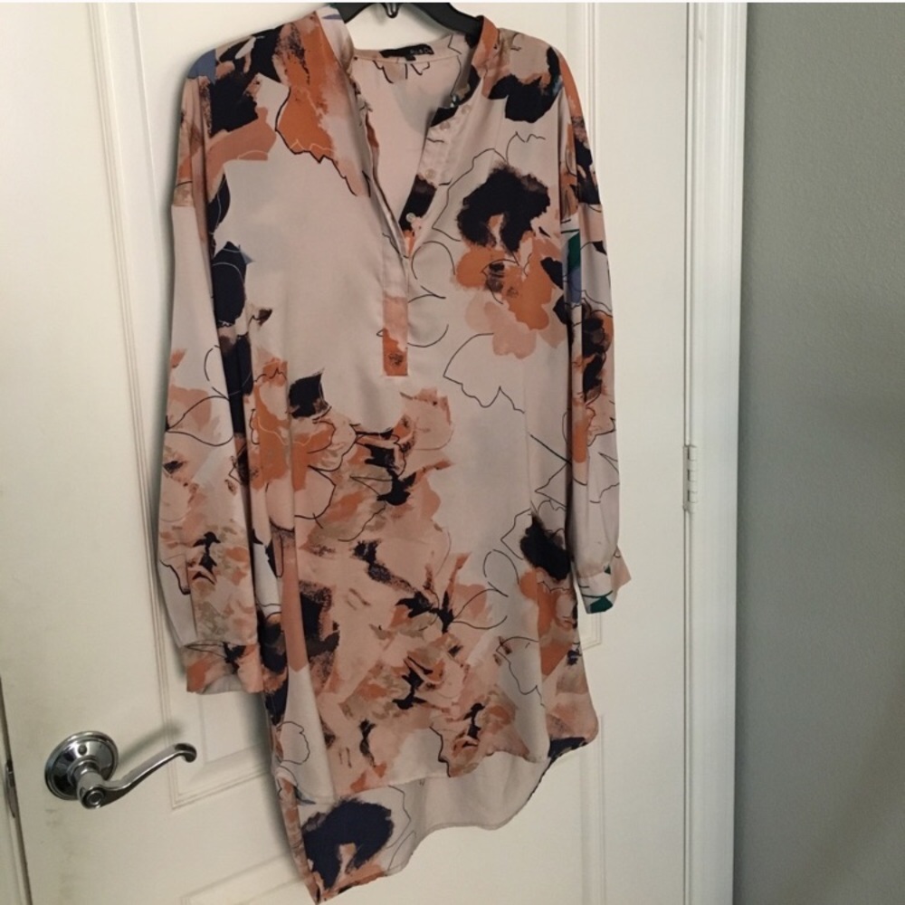 REPOSH Floral Tunic