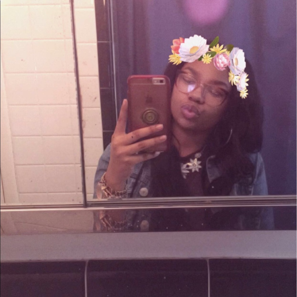 Meet your Posher, Joy