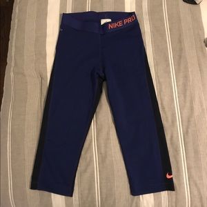 Nike pro cropped leggings