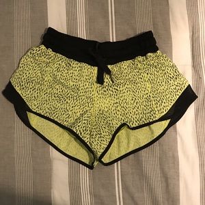 Lululemon Hotty Hot short