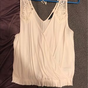 Medium super cute white tank!