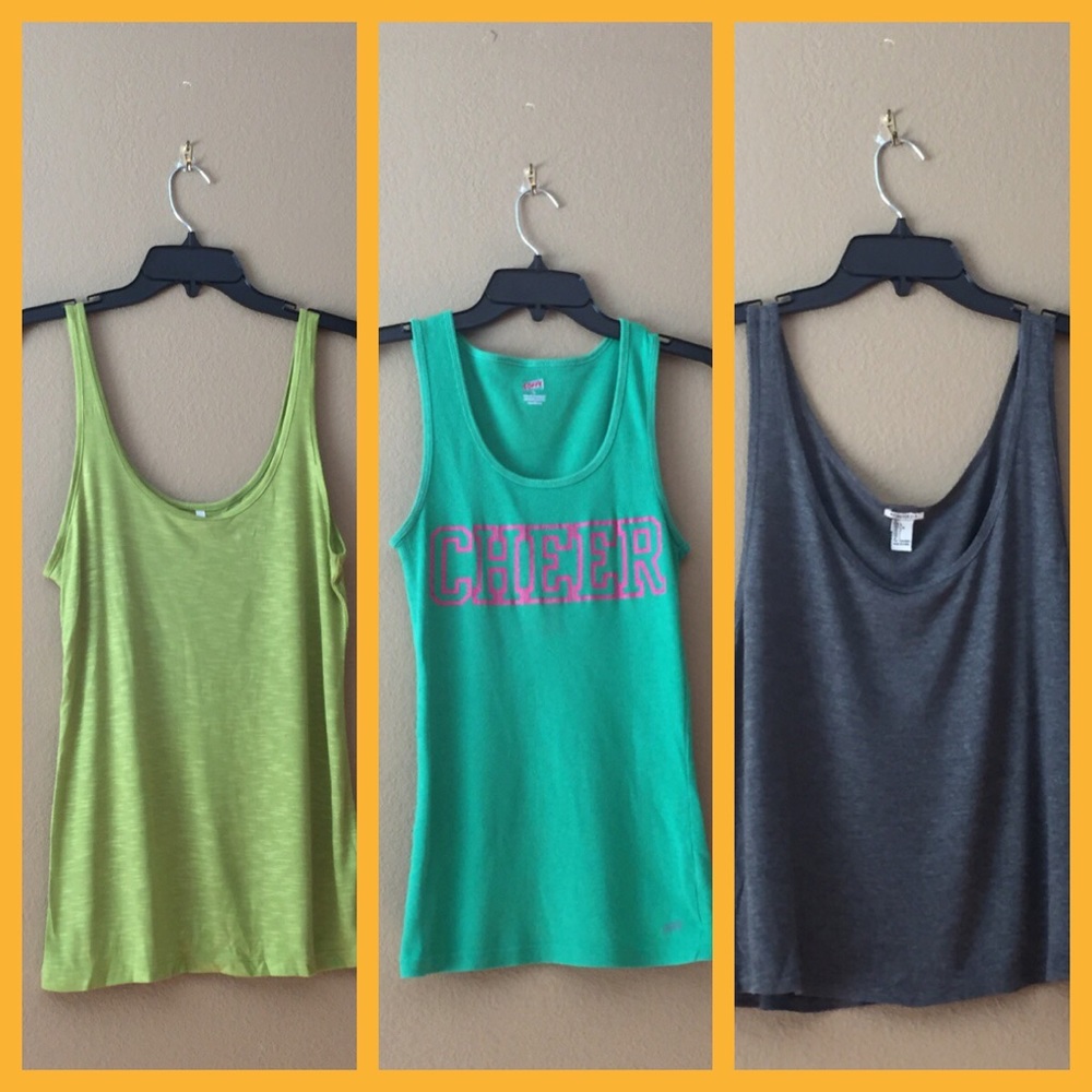 💃🏻💋3 tank top lot M/L 💋💃🏻