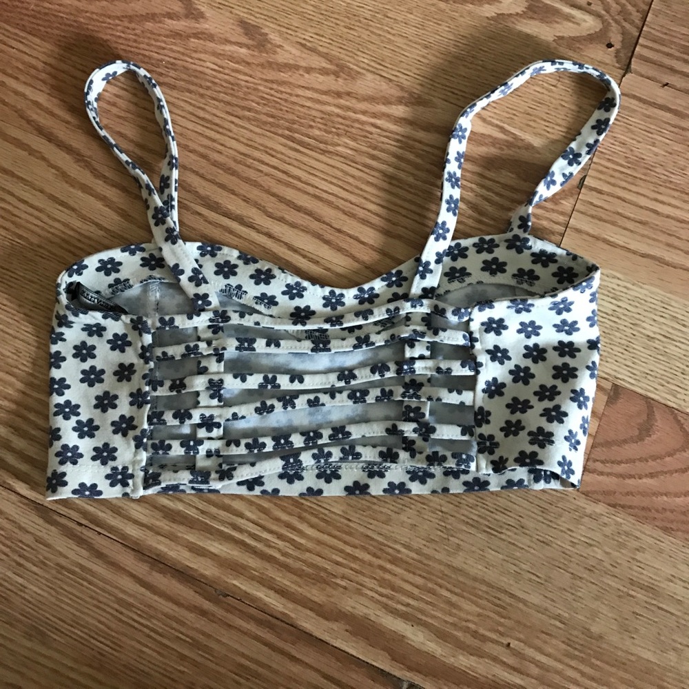 Brandy Melville Chiyo top