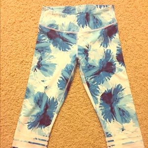 Fabletics Salar Crop TROPICAL BLOOM PRINT