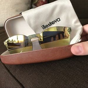 NWOT Illesteva Leonard II Mask in Yellow