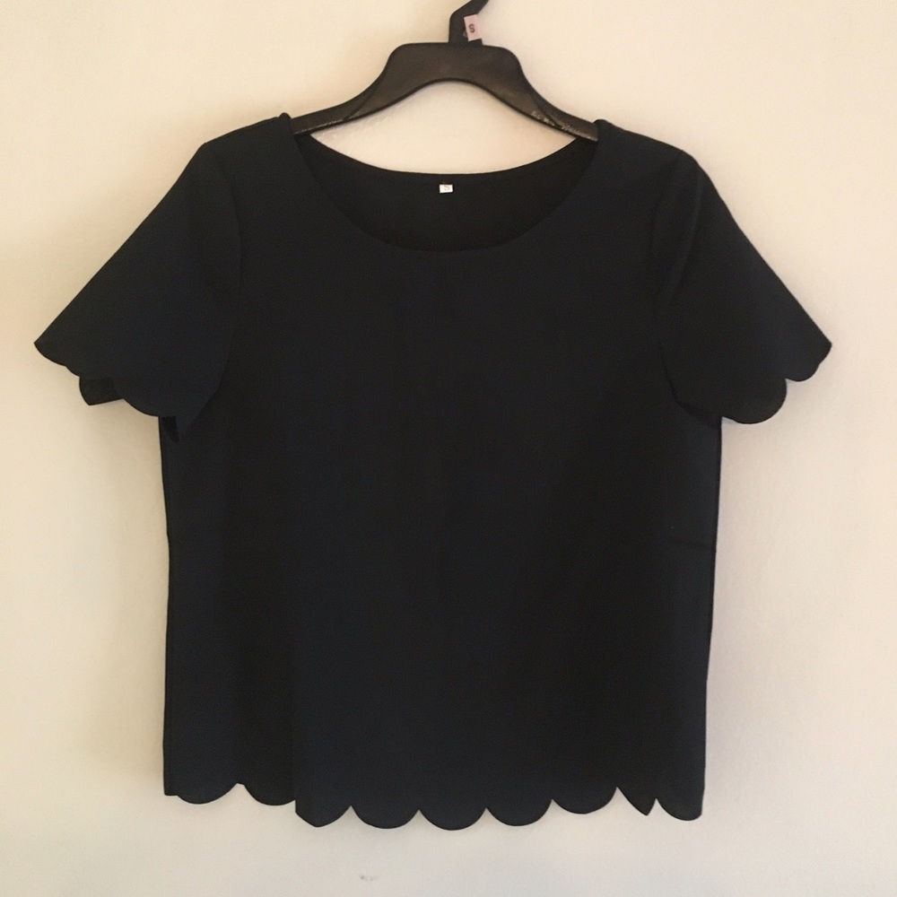 Trendy Black Top 🖤