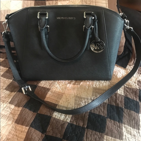 Micheal Kors Purse - Picture 1 of 1