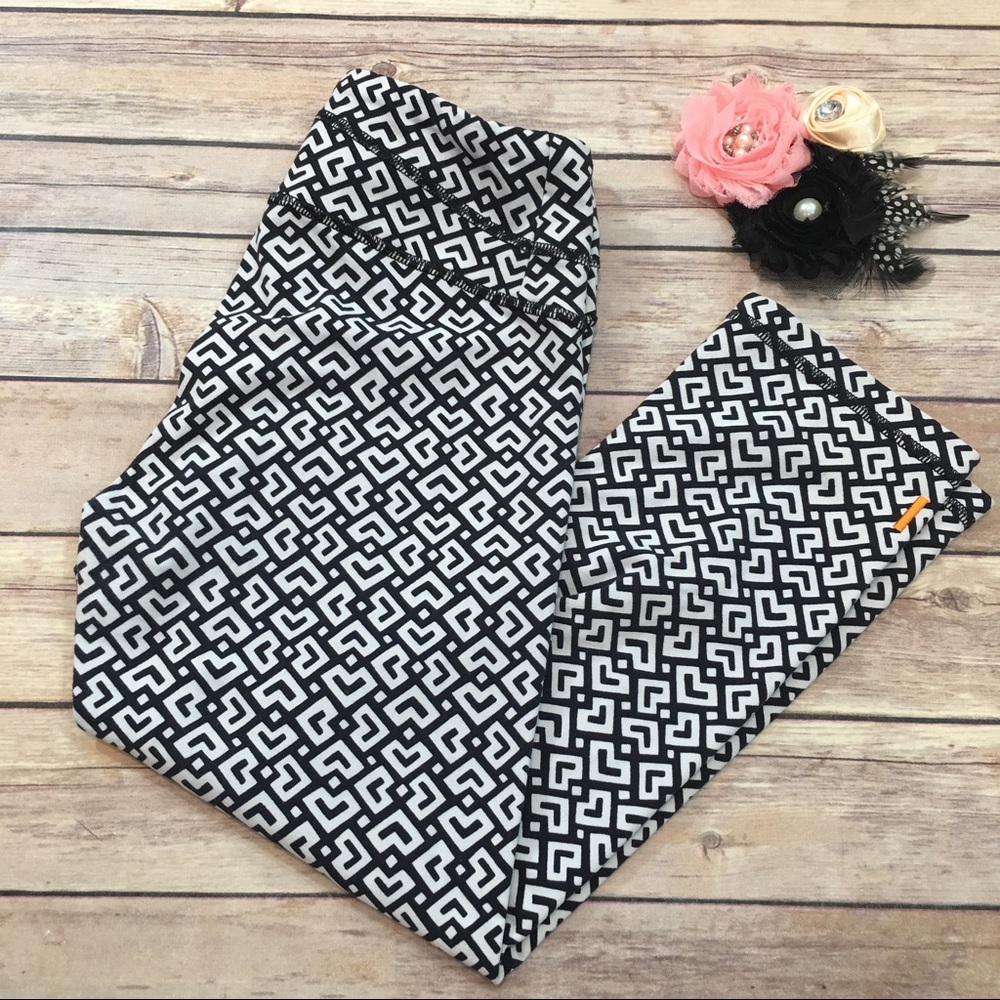 SOLD 🌴XS Lucy Hatha Cropped Yoga Printed Legging - Picture 1 of 7
