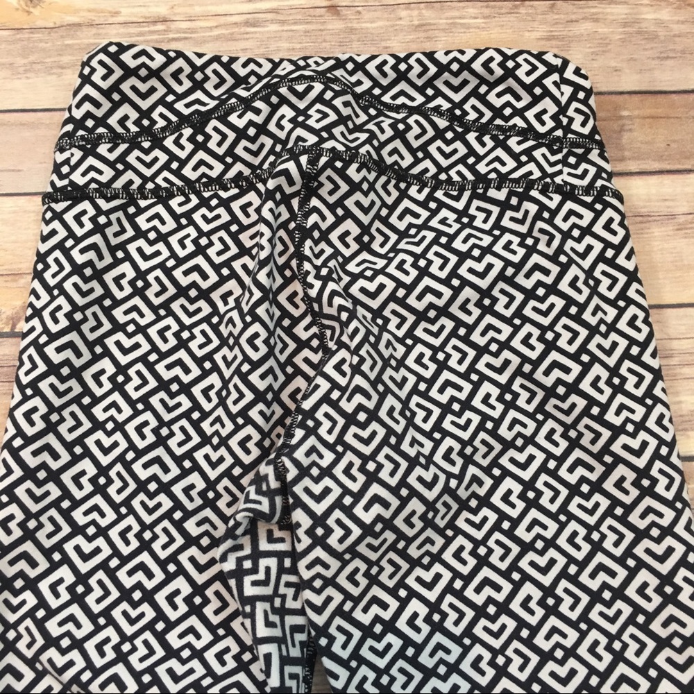 SOLD 🌴XS Lucy Hatha Cropped Yoga Printed Legging - Picture 6 of 7