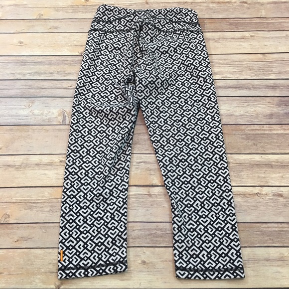 SOLD 🌴XS Lucy Hatha Cropped Yoga Printed Legging - Picture 7 of 7
