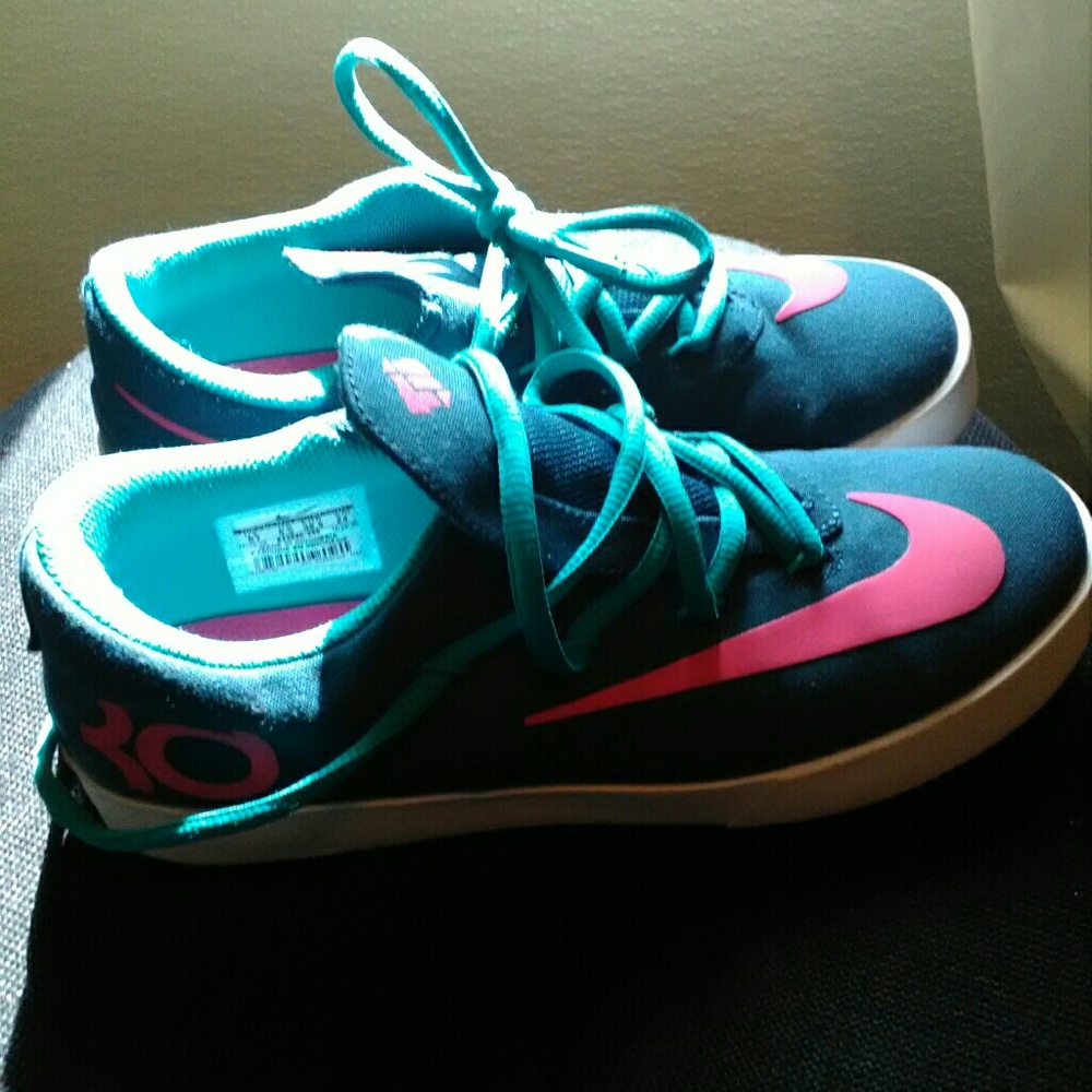 Nike shoes. SOLD