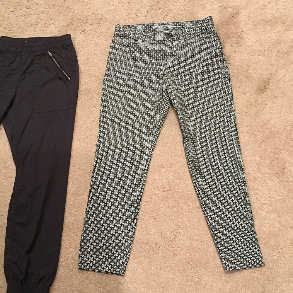 SOLD!!! GAP capris/crop pants