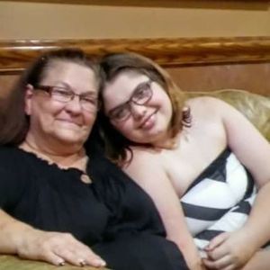 Meet your Posher, Em