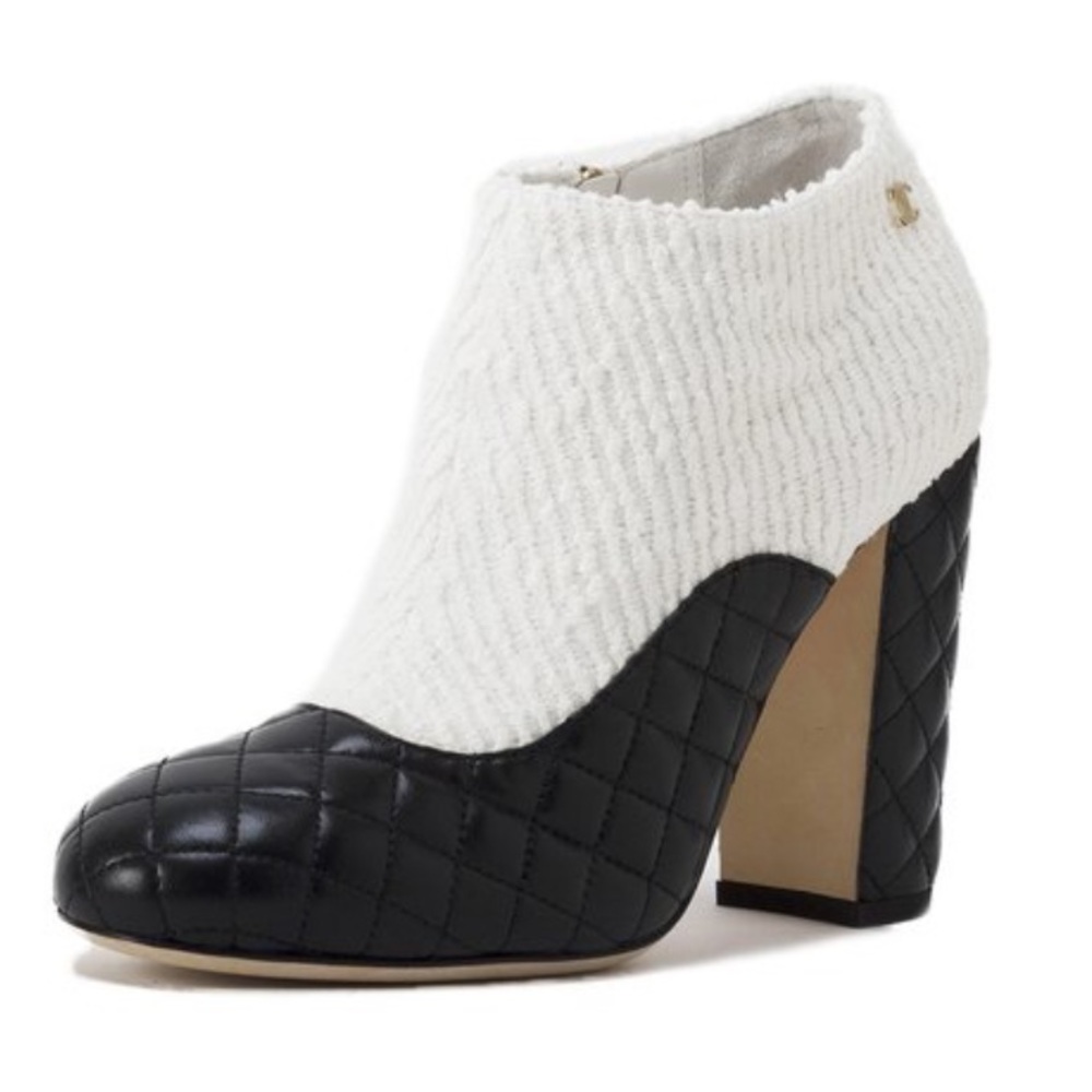 🎉SOLD NIB Chanel Tweed and Quilted Calfskin Boots - Picture 1 of 8
