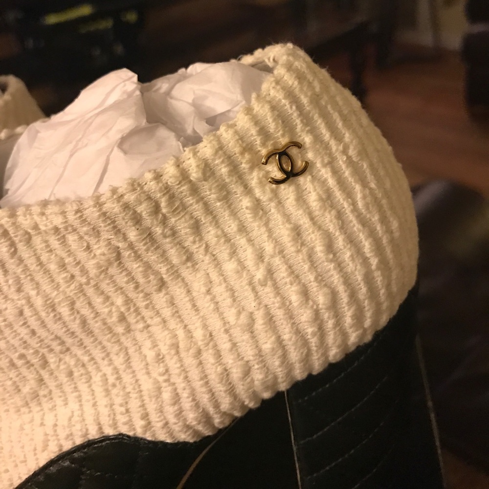 🎉SOLD NIB Chanel Tweed and Quilted Calfskin Boots - Picture 3 of 8