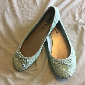 Mint lace flats