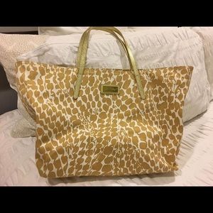 Lily Pulitzer Gold giraffe resort tote