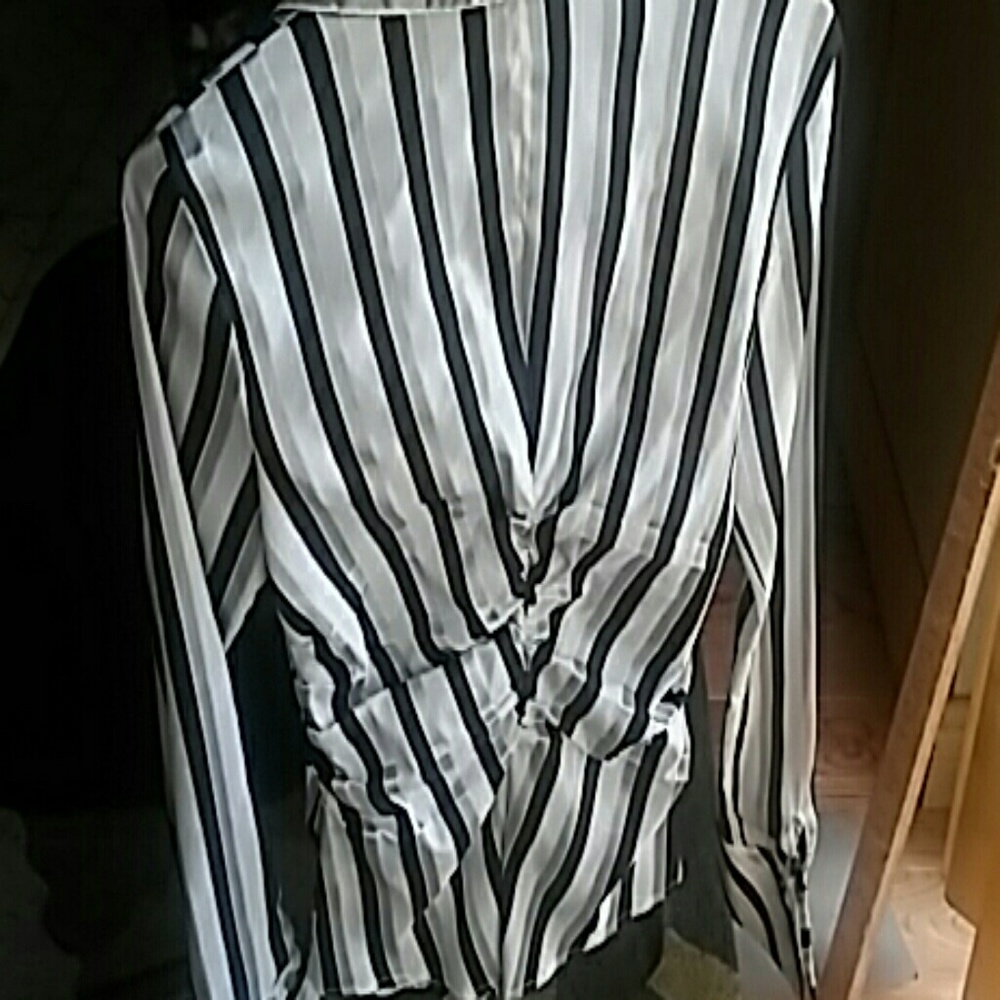 Blouse - Picture 2 of 4