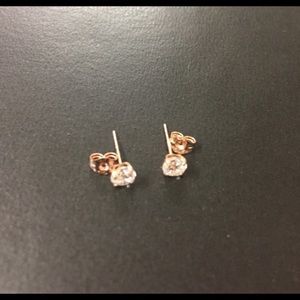 Rose gold earring studs, 4mm.