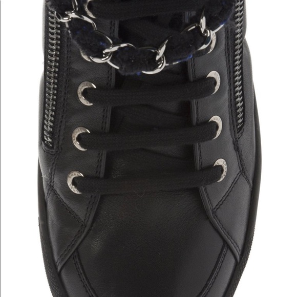 🎊SOLD🎊NIB Chanel Black & Navy Tweed Chain Hitops - Picture 4 of 8