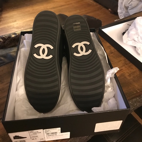 🎊SOLD🎊NIB Chanel Black & Navy Tweed Chain Hitops - Picture 5 of 8